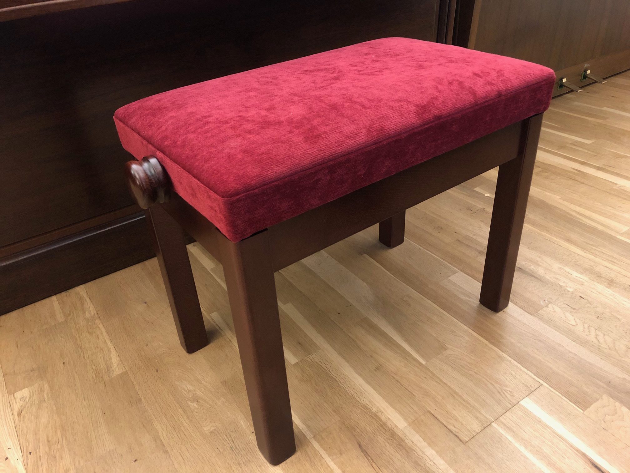 LSM adjustable piano stool With draylon top