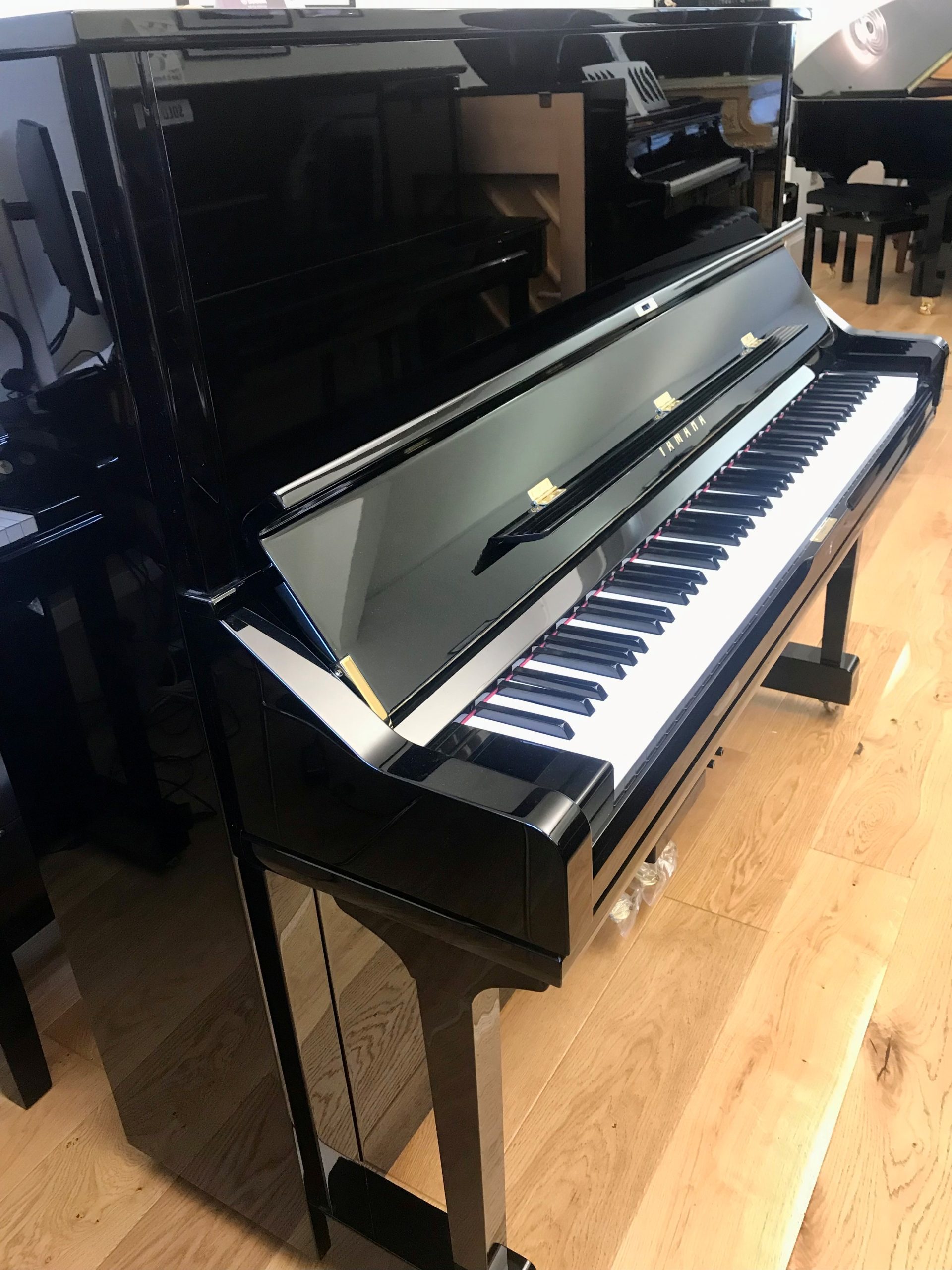 Yamaha U3 Silent SH2 view