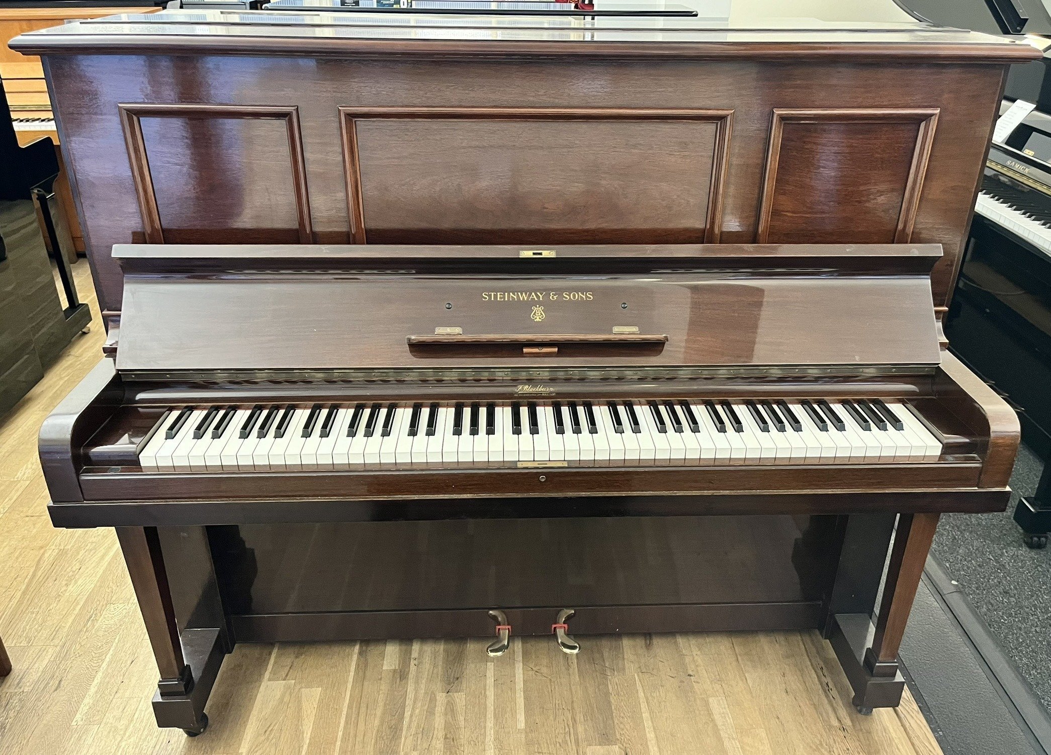 Steinway K