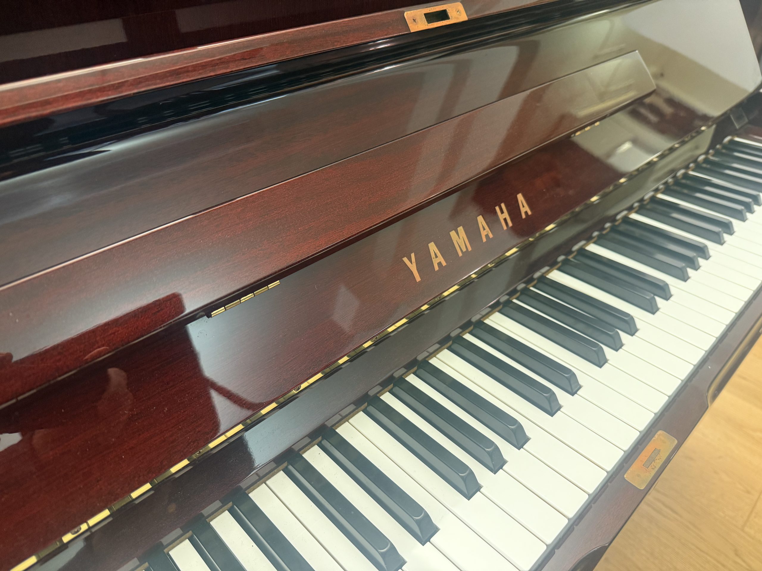 Yamaha U1A view