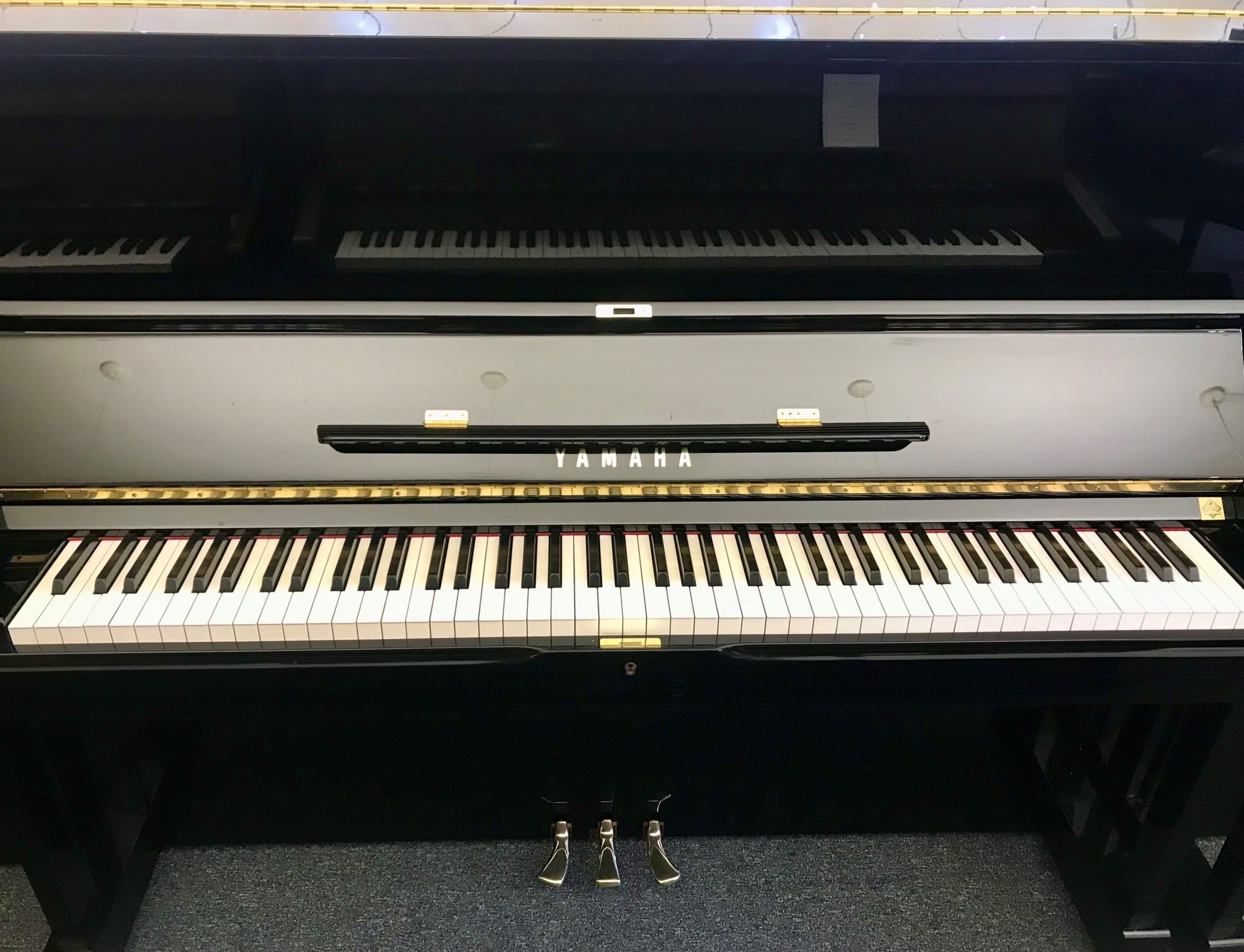 Yamaha U1F