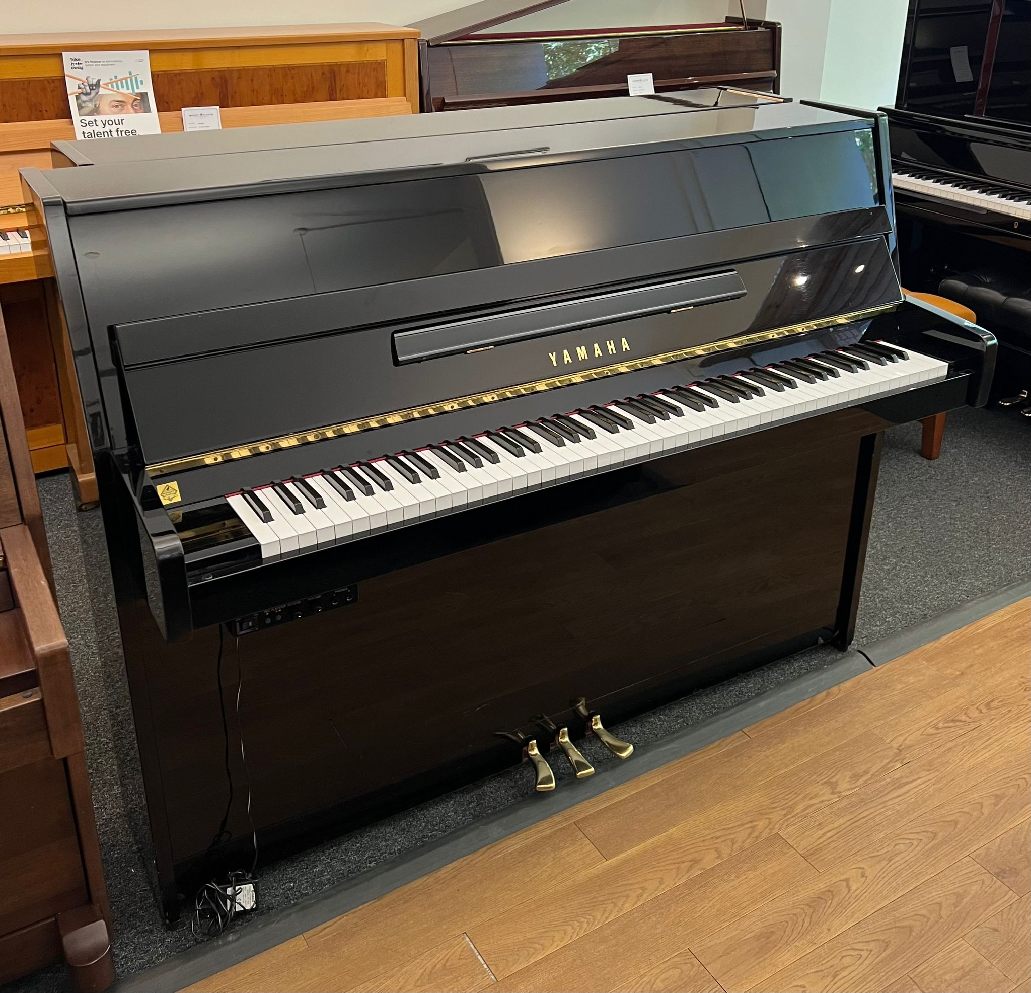 Yamaha P114 Silent