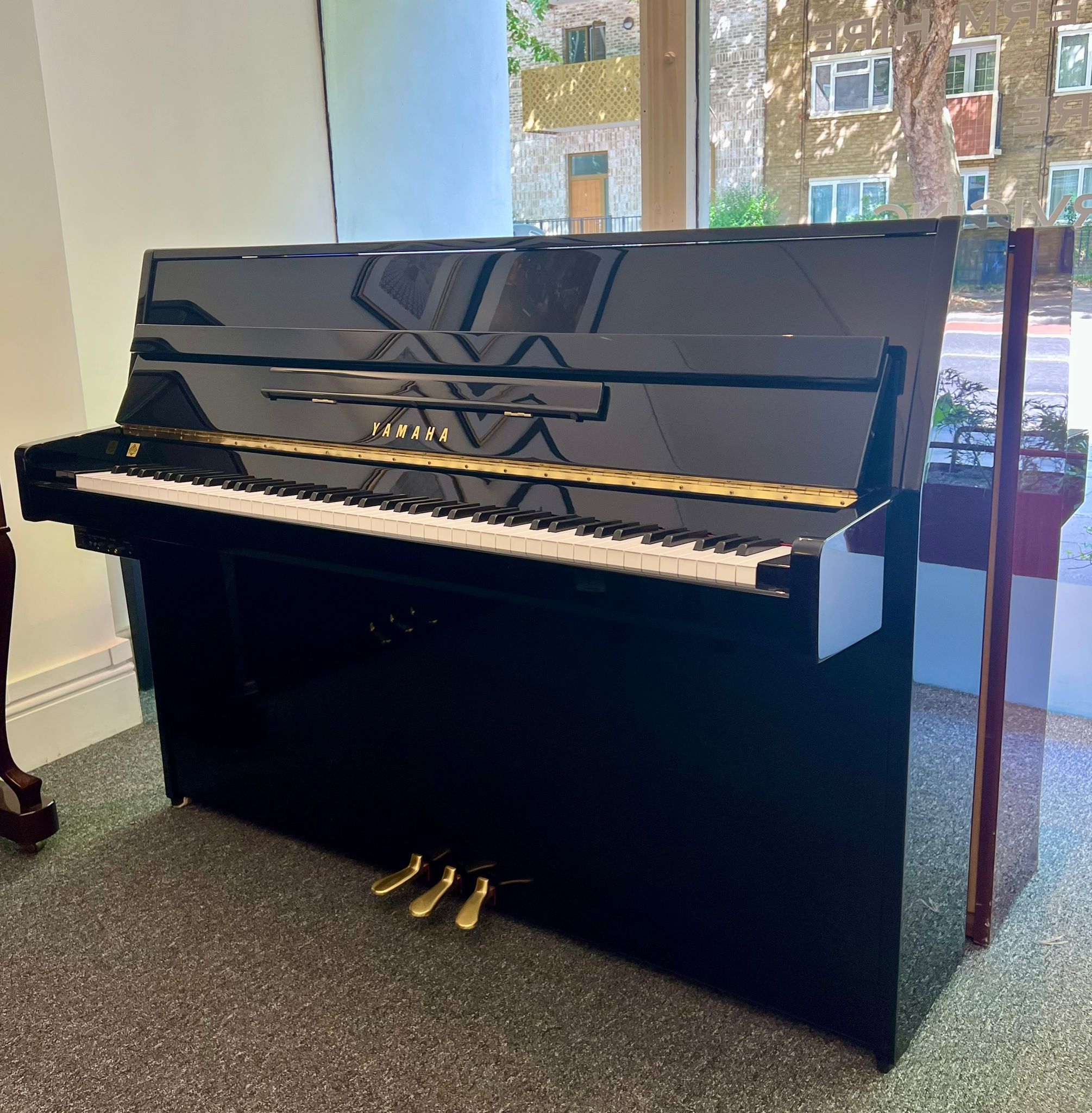 Yamaha B1 Silent SG2