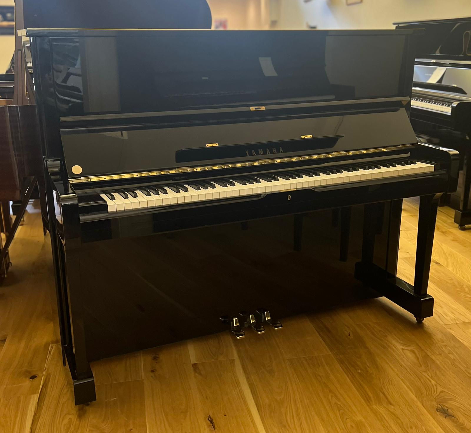 Yamaha U1H