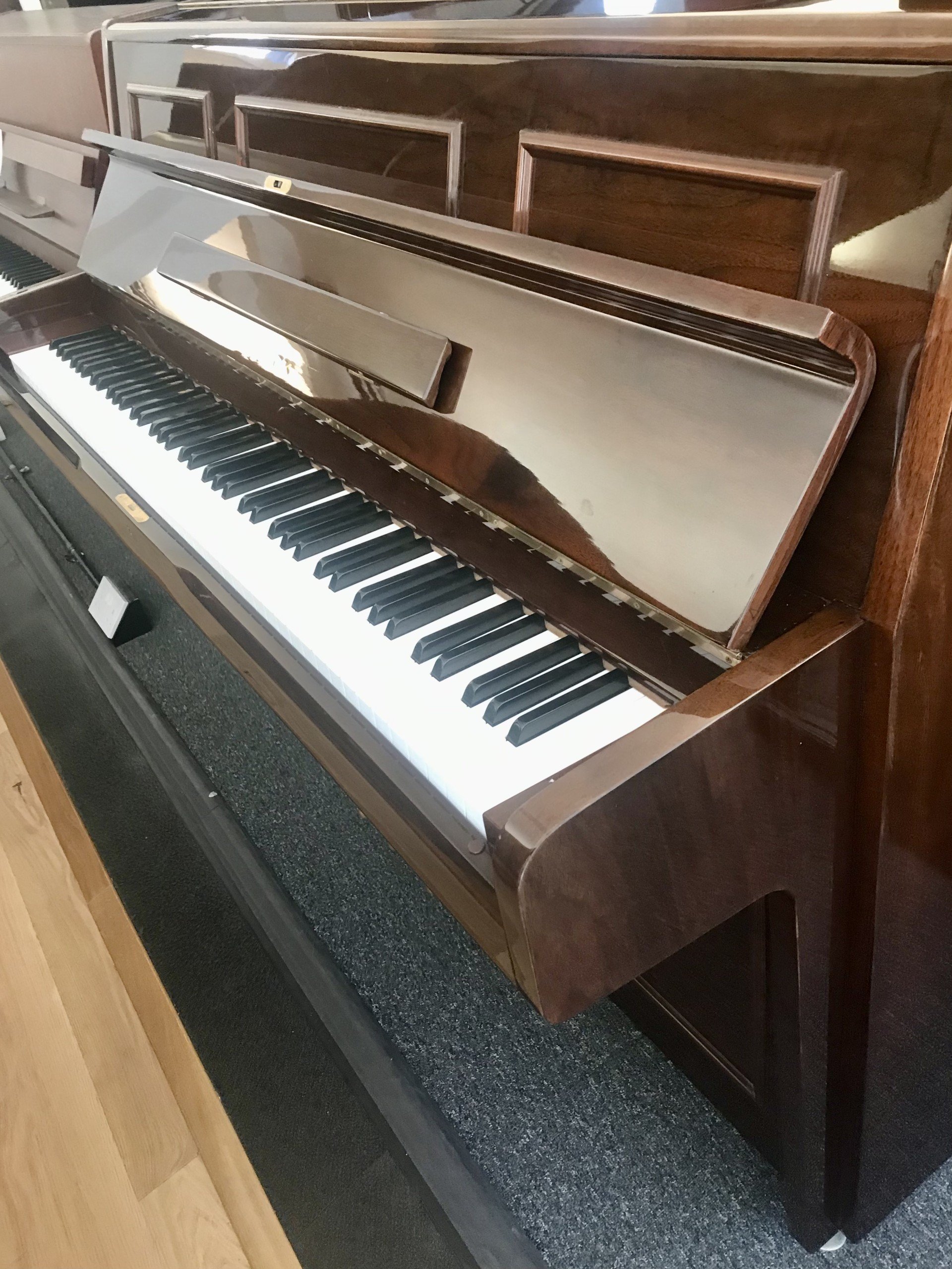 Samick 108 view