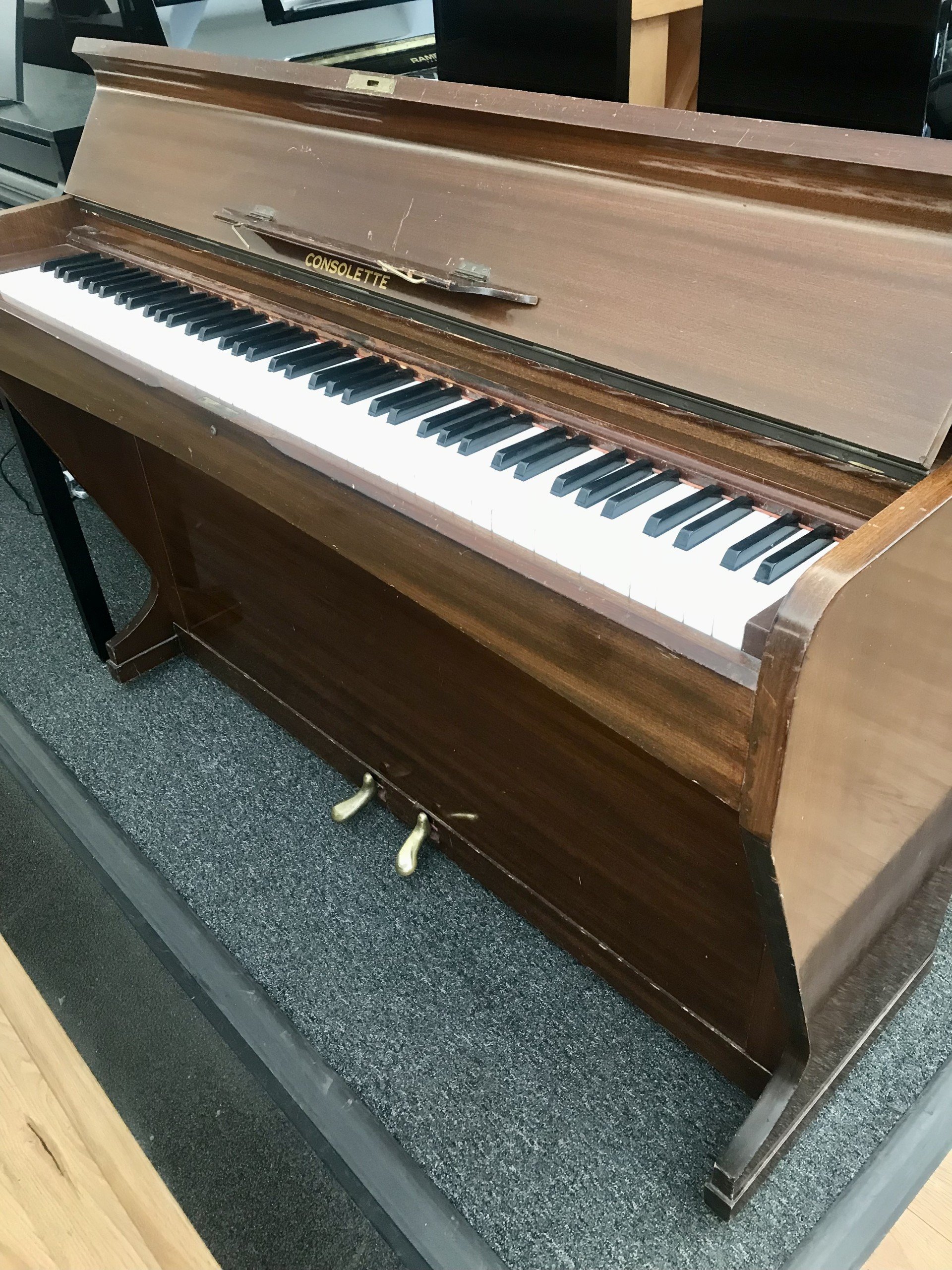Consolette 73 key piano view