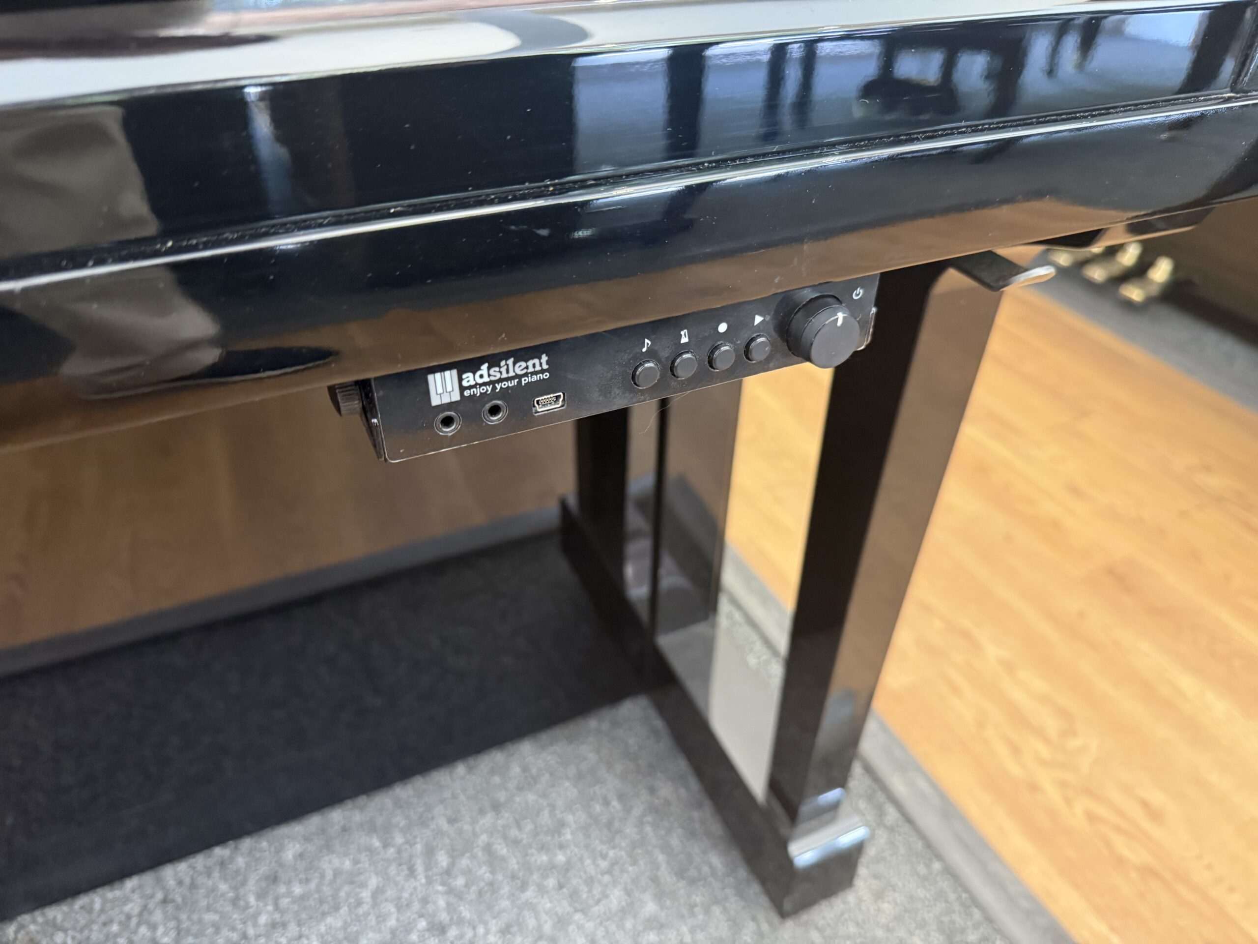 Yamaha U30B1 Ad Silent view